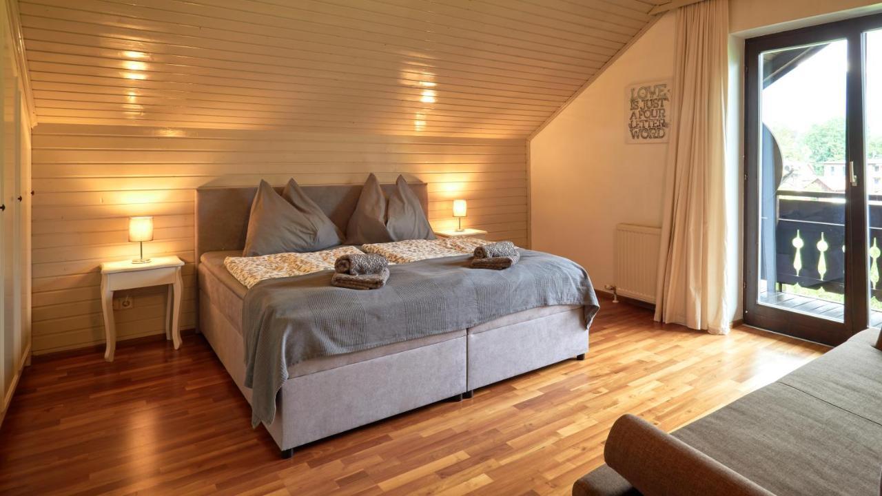 Jeff'S - Rooms With A Mountain View Bad Goisern Exterior photo